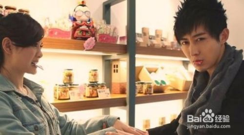 扑克牌魔术《法式接吻》