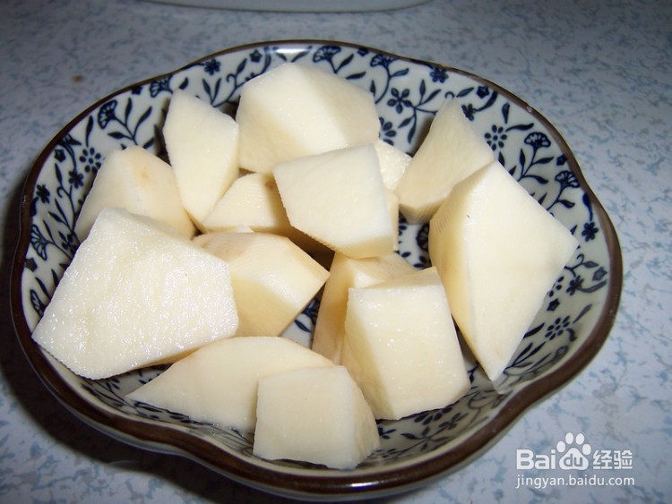 家常土豆炖红烧肉的做法