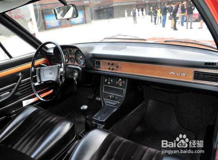 空调和收音机是豪华配置，奥迪A6见到这车也得叫声爷！