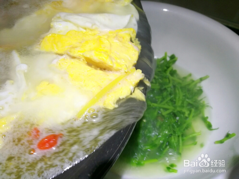 老厨师教你做悦妈鸡蛋豆苗脑花汤