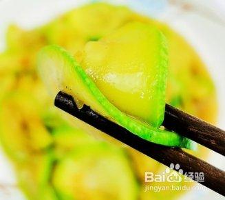 美味的角瓜炒虾米