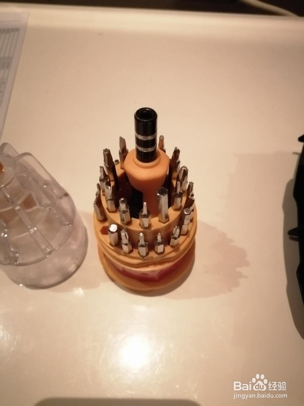 如何拆卸遥控汽车充电电池