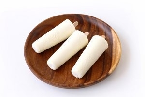 顺滑冰凉的大白兔奶糖冰棍的做法