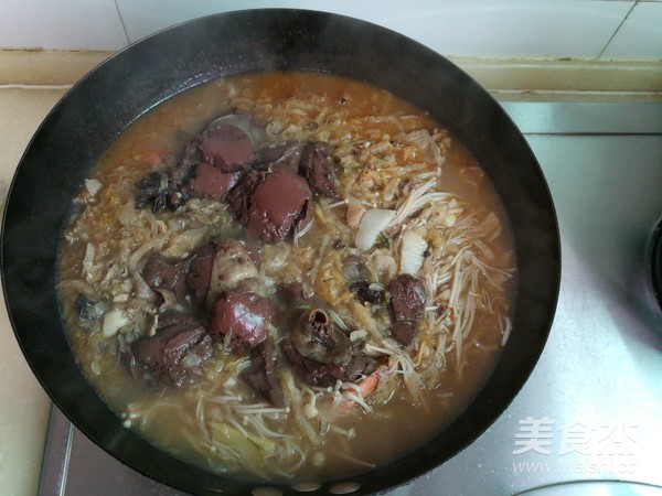酸菜炖血肠的做法