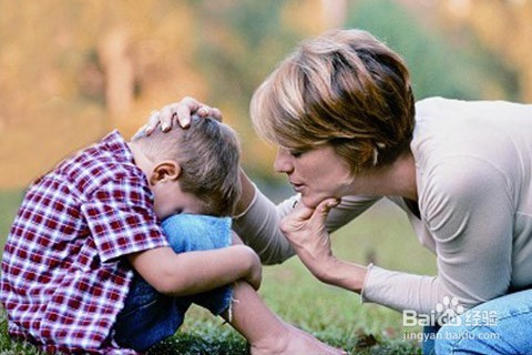 宝宝胆小,害怕生人,父母该如何引导