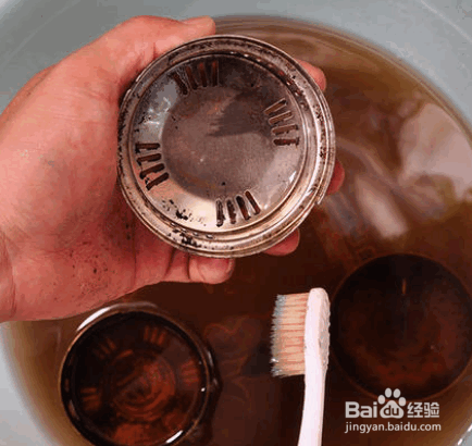 如何去除艾灸盒的焦油