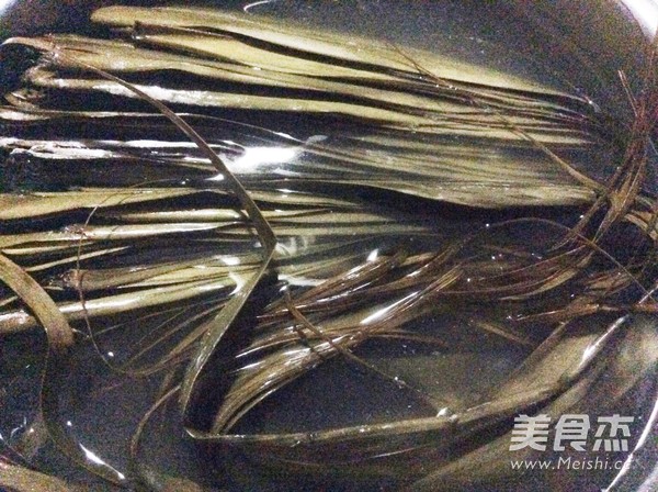 大枣糯米粽的做法