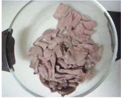 胡萝卜炒猪肝的做法