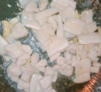 秋葵炒肉的做法