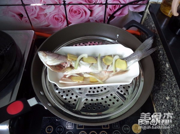 清蒸鲈鱼的做法