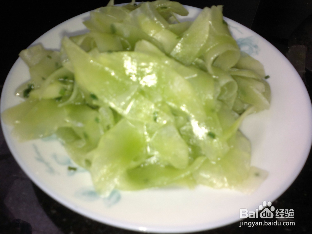 开春应季小菜清拌莴笋片的做法