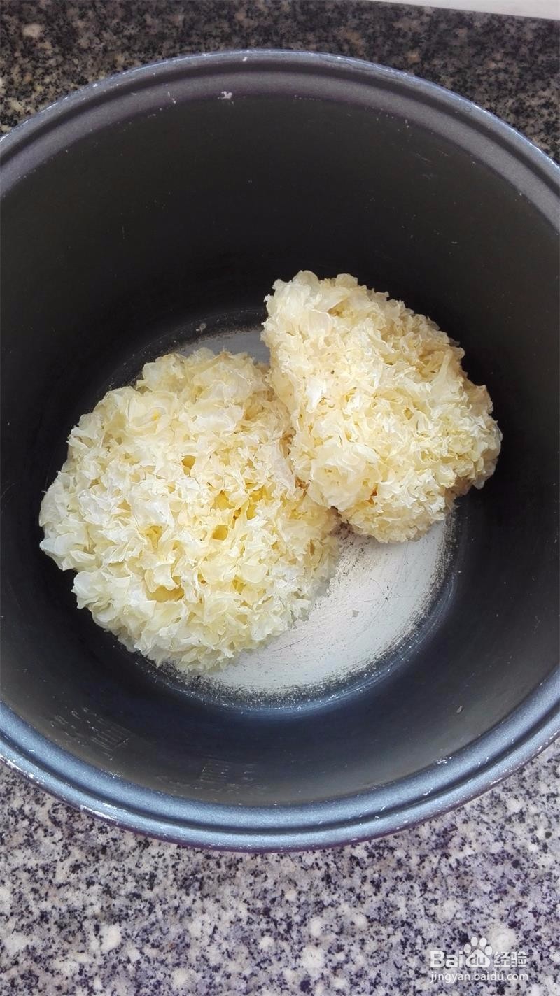如何DIY秘制雪耳羹