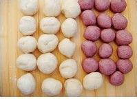 层层酥脆的—红曲豆沙酥