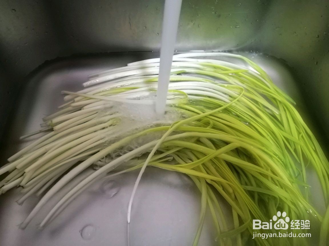 蒜苗炒鸡蛋的做法