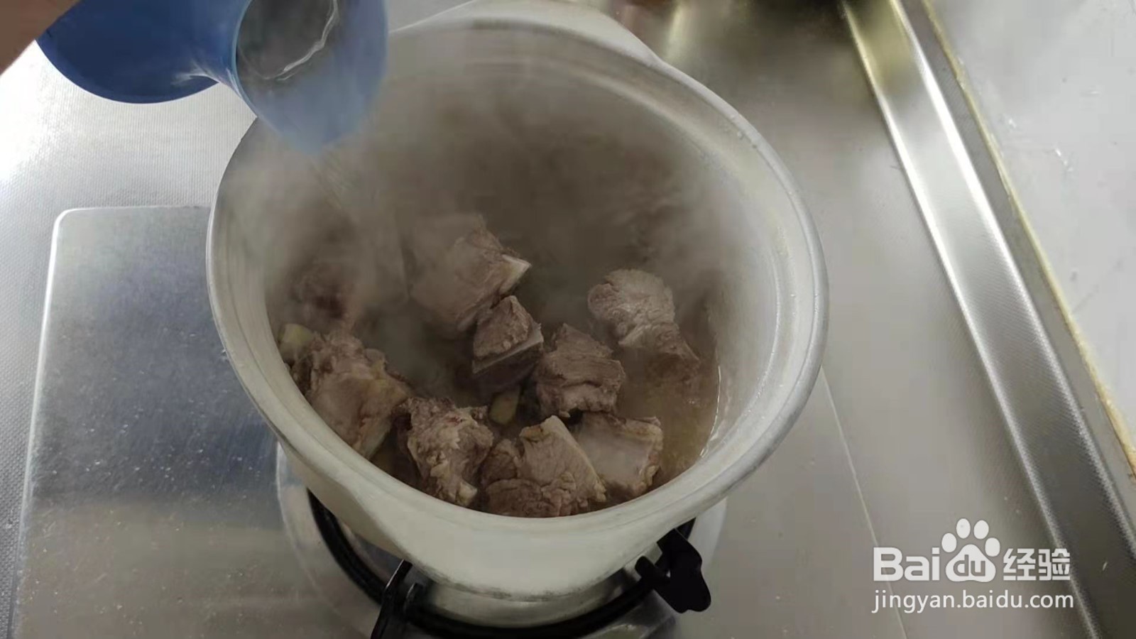 好吃又有营养，还不会变胖的排骨蘑菇汤