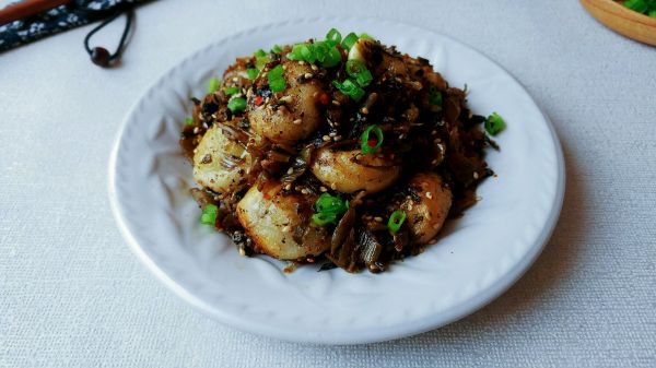芝麻汤圆蒜酸菜