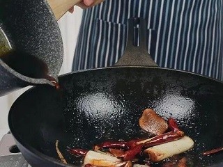 东坡肘子怎么做？