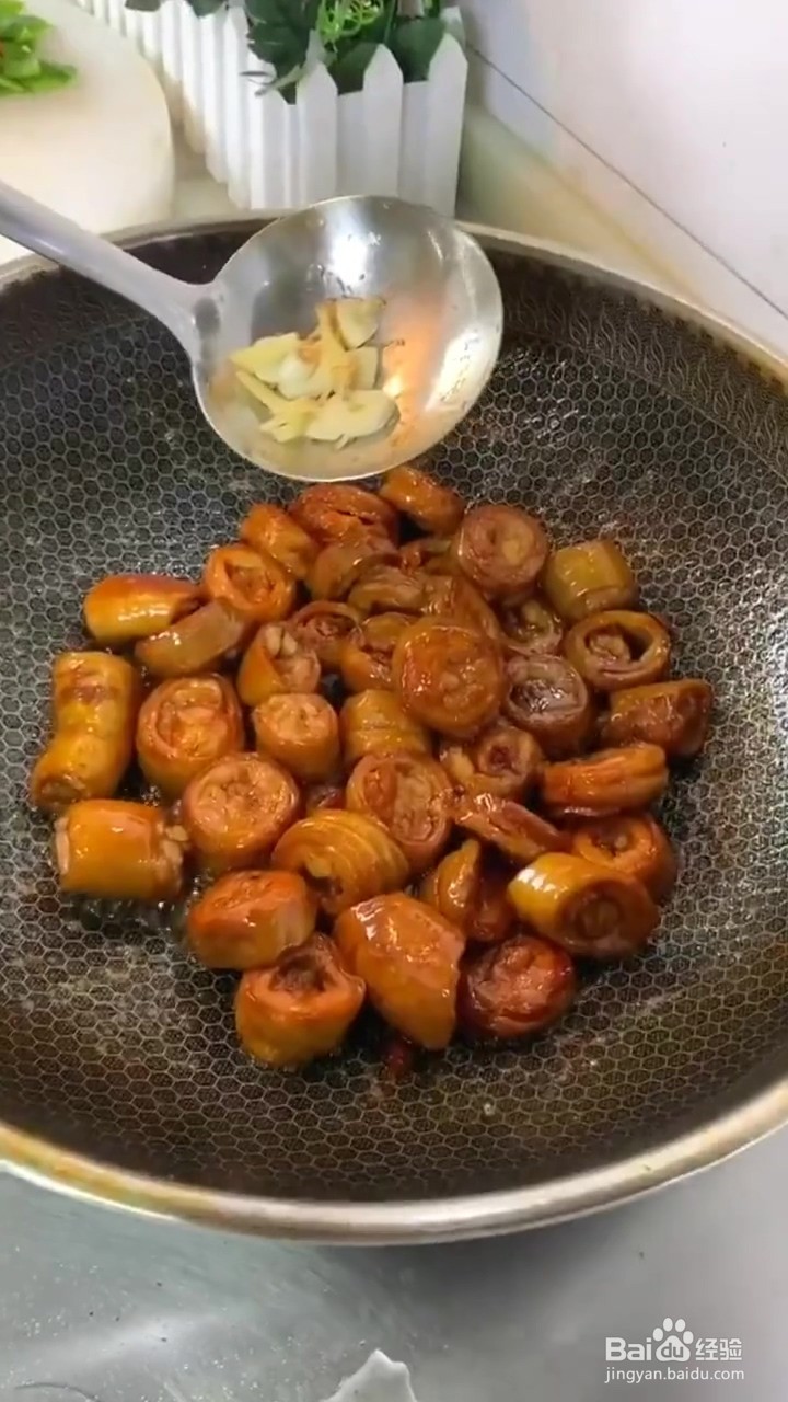 如何制作酱肥肠