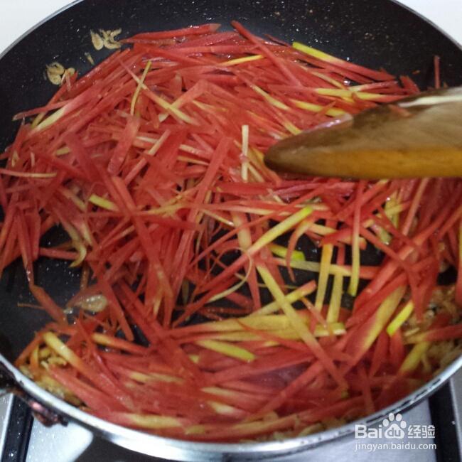 吃货美食-红萝卜炒虾皮！