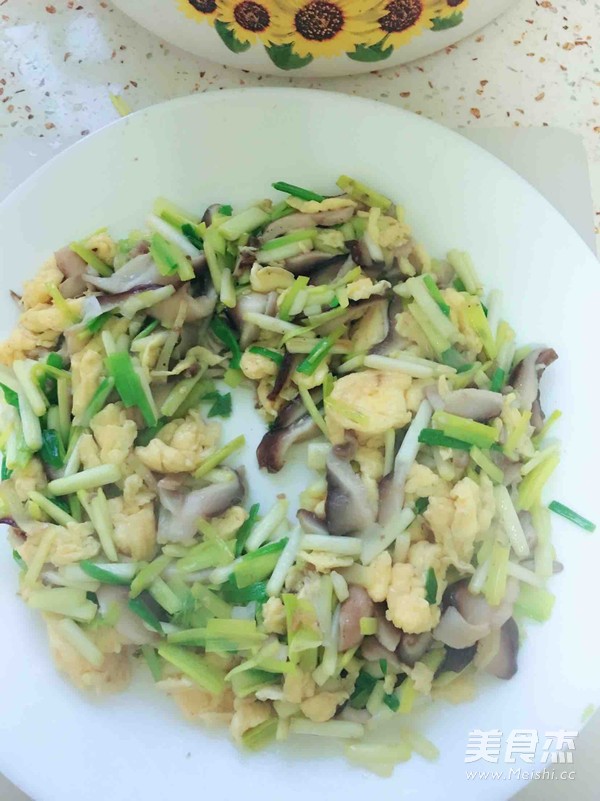 蒜苗炒鸡蛋的做法