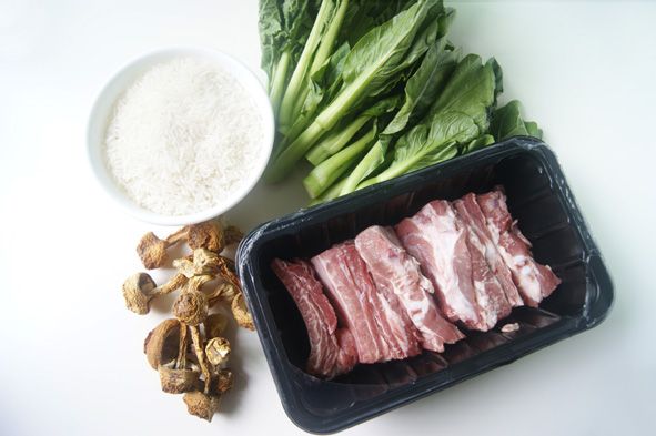 姬松茸排骨煲仔饭