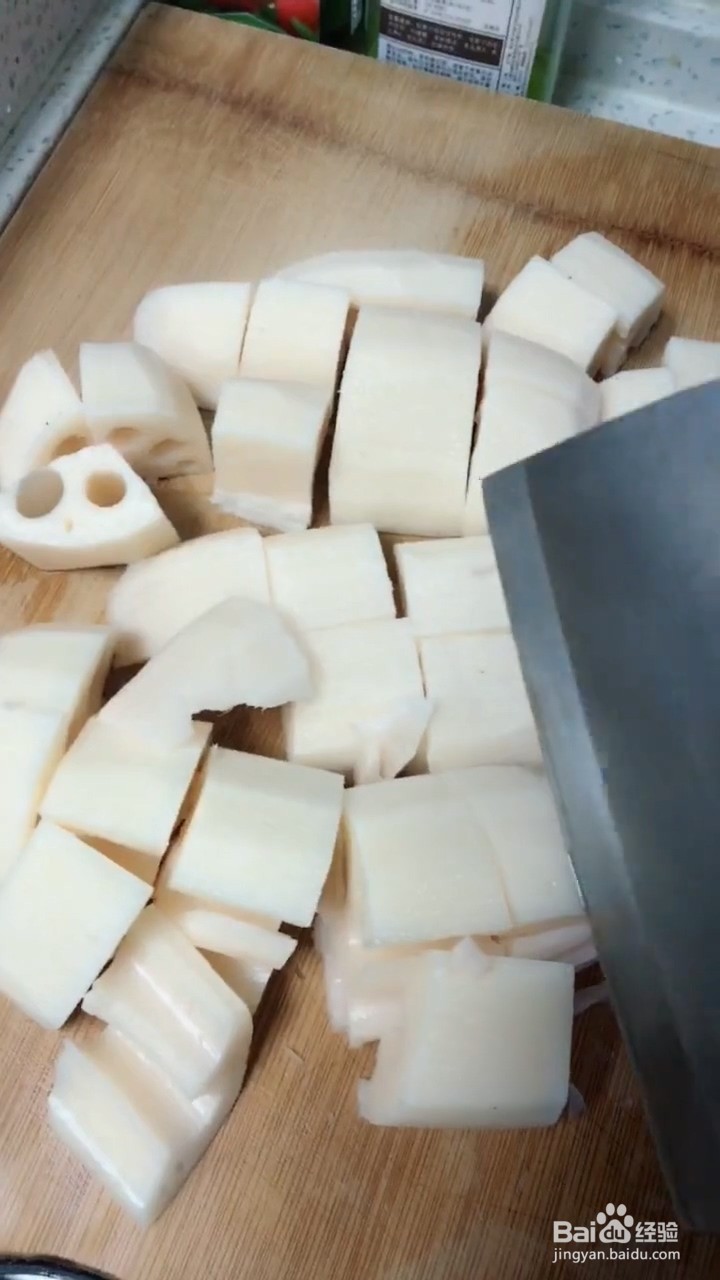 如何自制简单好喝的莲藕排骨汤