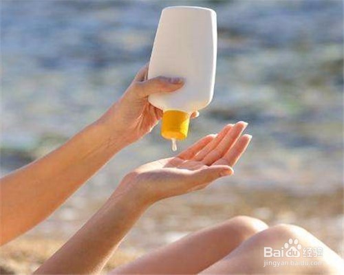 夏季如何防止皮肤被晒黑并养白皮肤