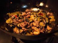 孩子爱吃的酸菜炒鸡胗