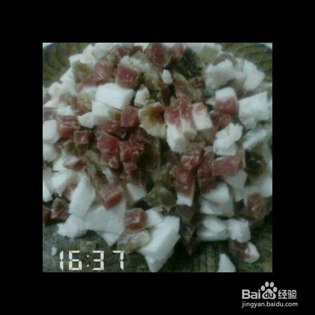 抢着吃的腊肉野蒿子粑粑