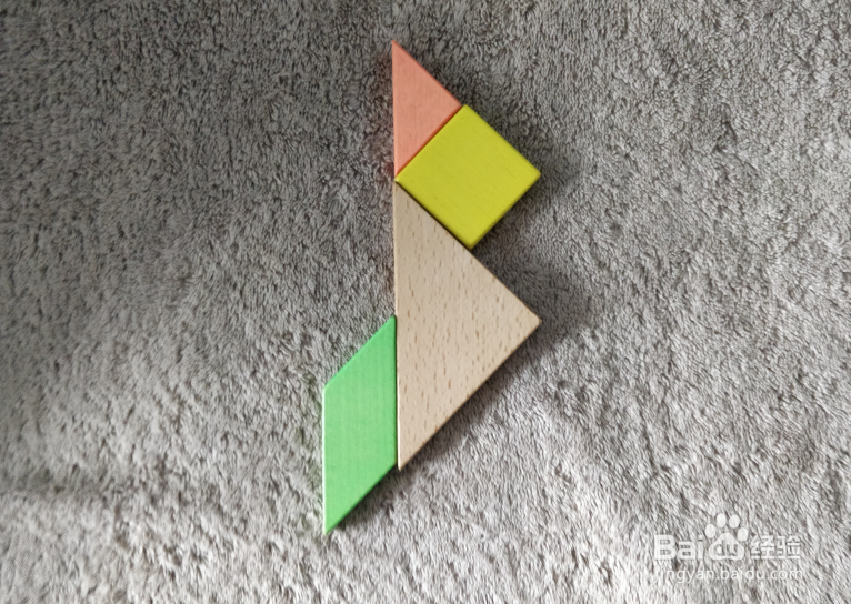 用七巧板怎样拼一只抬头鸣叫的企鹅?