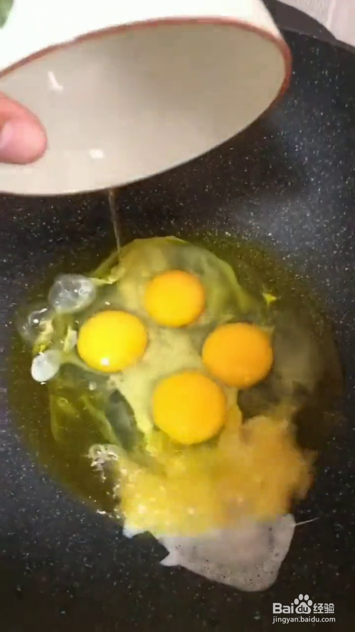 如何制作简单好吃的炒冷面?