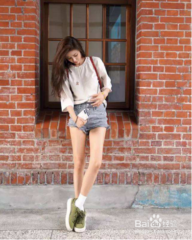 夏季女生拍照如何拍出大长腿?