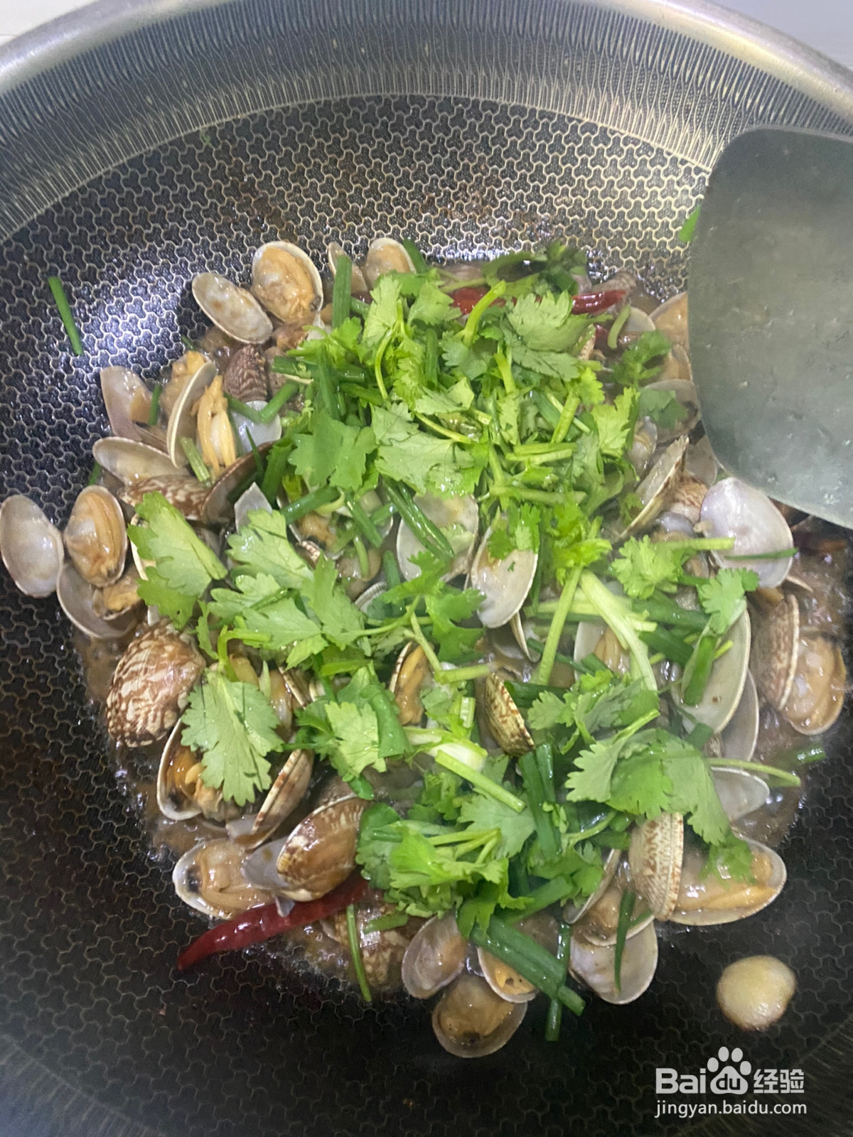 爆炒花甲不要加一滴水的做法