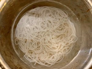 酸菜炖粉条怎么做