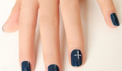 美甲教程:如何打造雪花美甲