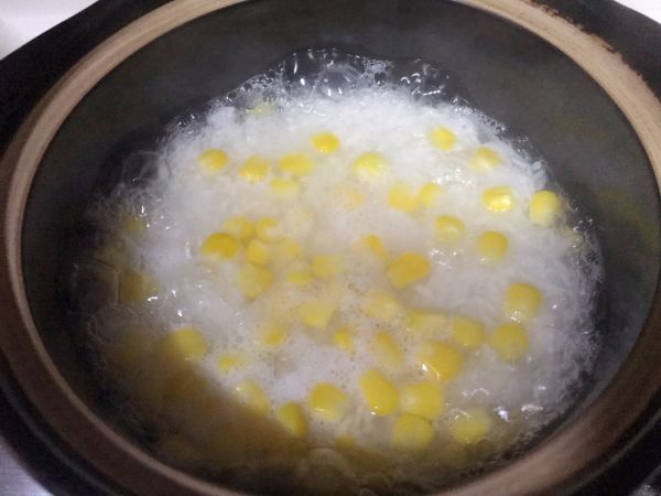 懒人版窝蛋牛肉煲仔饭