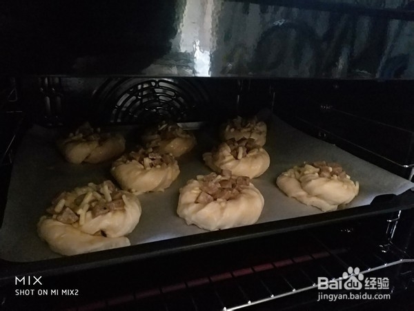 牛肉肠面包卷的步骤