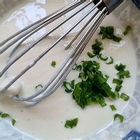 怎么做美味的草莓酱午餐肉卷饼