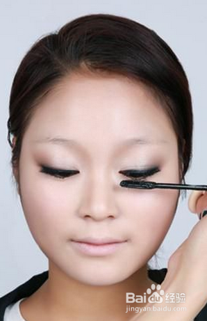 学会单眼皮化妆术