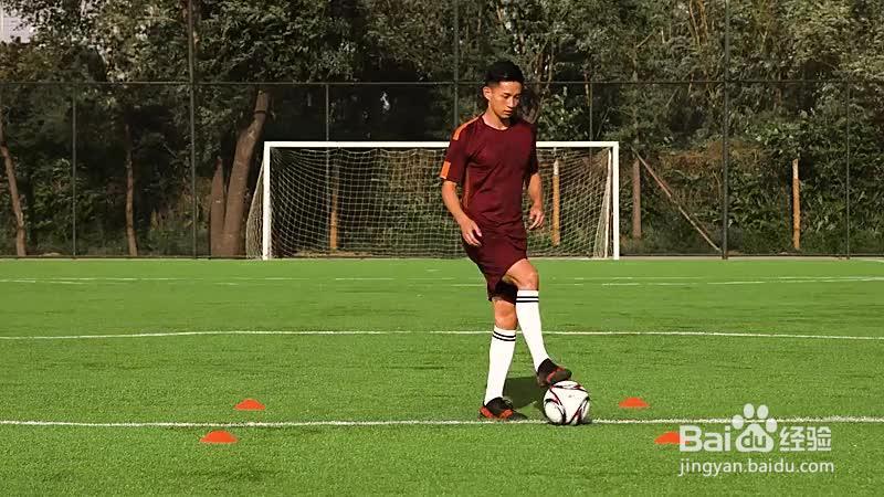 右脚回拉球组合_足球 · 控球技术强化