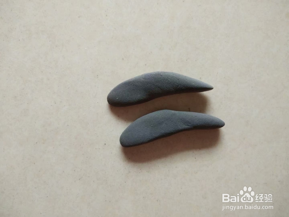 如何用橡皮泥捏一个小燕子