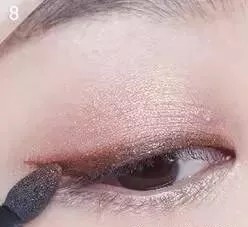 眼妆怎么化好看呢