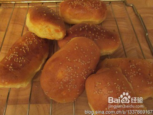 鲜奶油胡萝卜餐包的做法