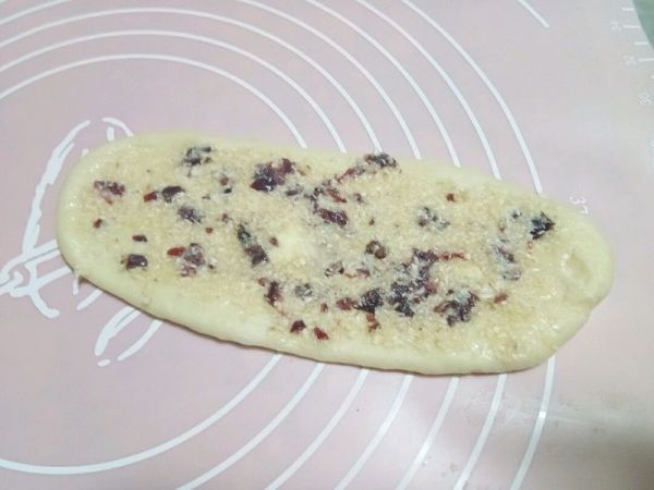 #美的FUN烤箱·焙有FUN儿#椰蓉蔓越莓潜水艇餐包