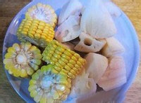 玉米莲藕炖排骨