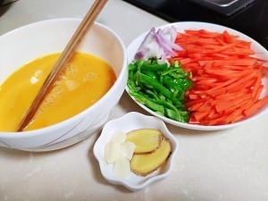 怎么做胡萝卜炒鸡蛋