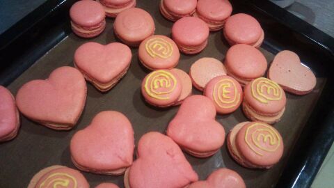 马卡龙夹馅柠檬奶油霜