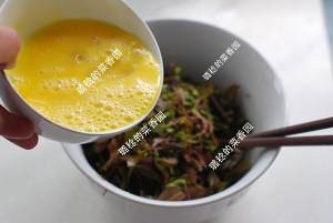 食补佳品香椿芽炒鸡蛋的做法