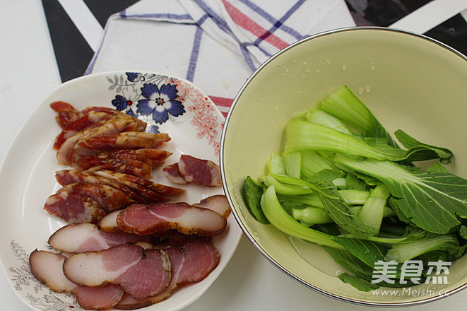 腊味双拼煲仔饭