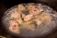 南乳花生猪脚煲